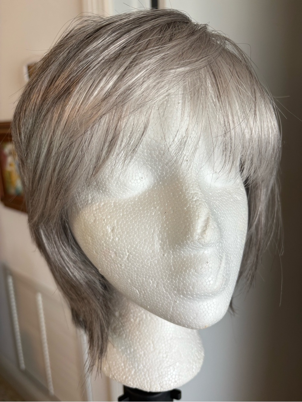 NORIKO in Silver Gray Short Synthetic Wig! Like new. Basic cap! Bangs. - Picture 5 of 9